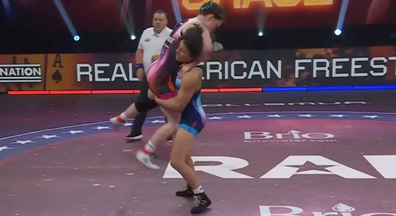 Белла Мир разгромила Хоуп Чейз в лиге RAF Wrestling