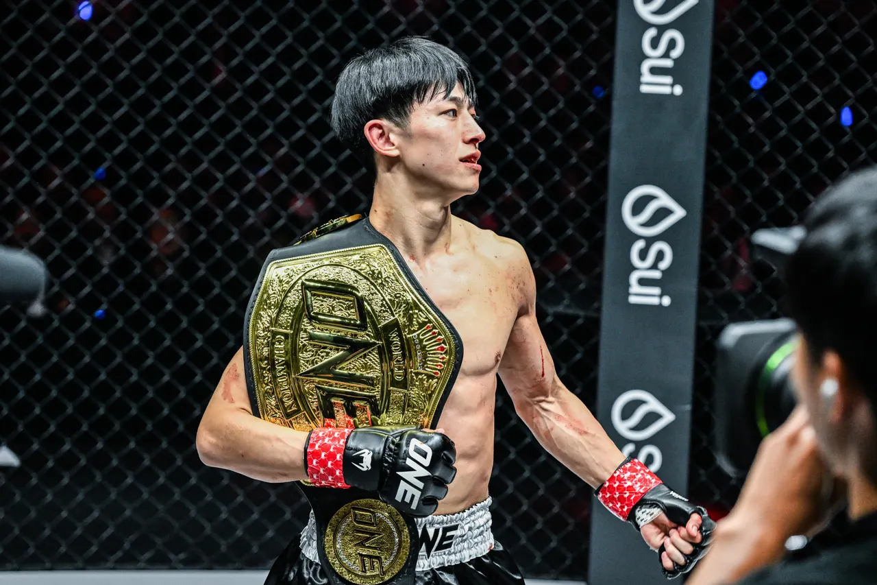 Надака Ёсинари нокаутировал Рифдина Масдора на ONE SAMURAI 4 и защитил титул