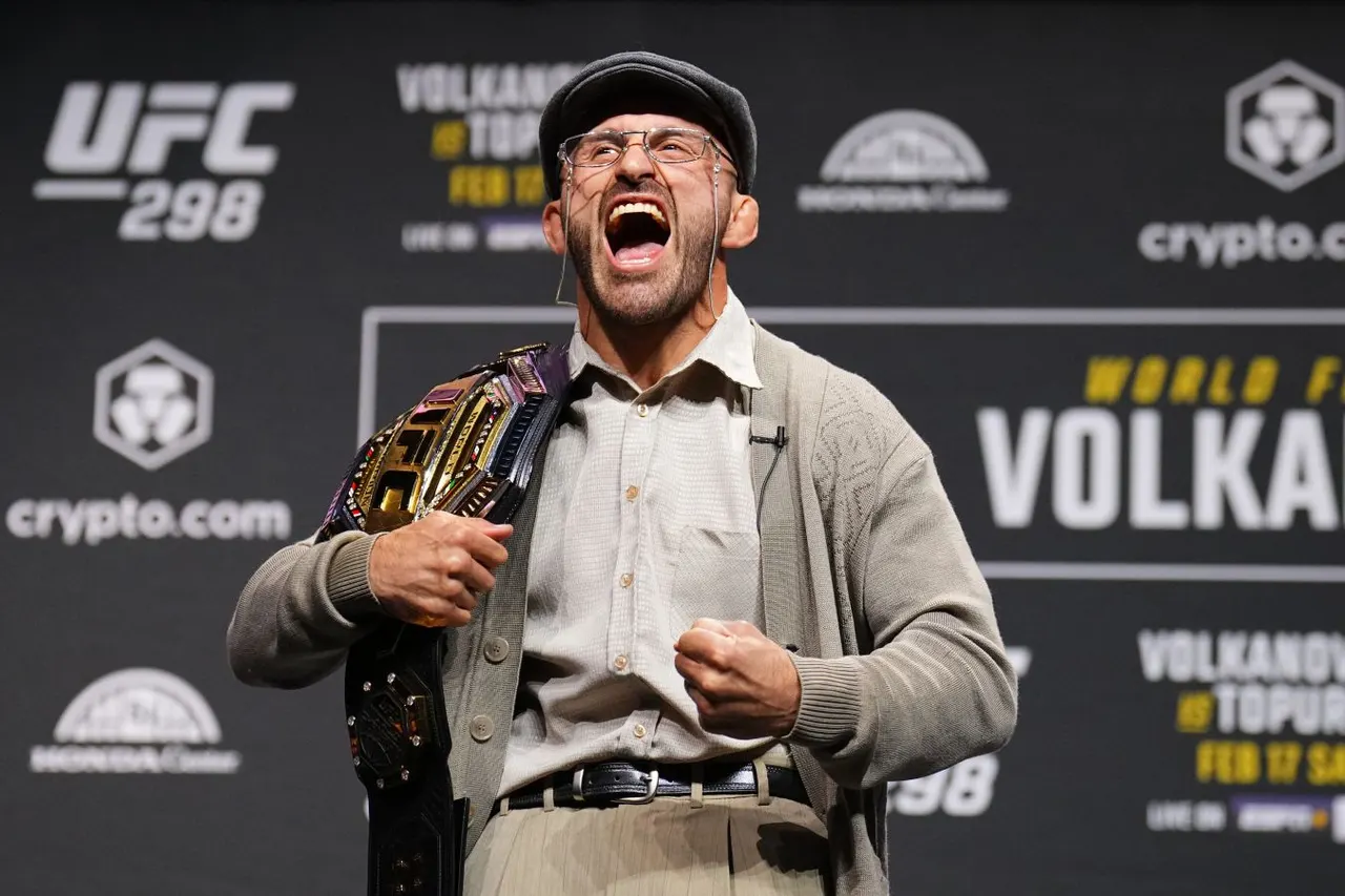 Спарринг-партнёр Волкановски потерял сознание во время челленджа перед UFC 333