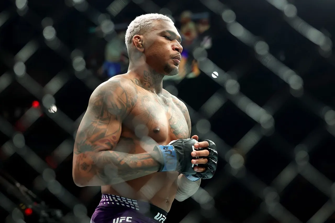 Майкл Моралес весит 100 кг за 13 недель до боя с Пратесом